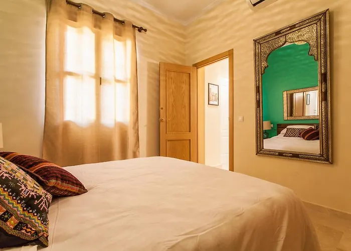 Apartment Bedouin Chic Rooftop - Space Maison Seville